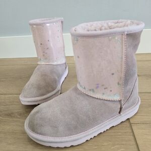 UGG Girls Size 4 Pink Floating Silver Stars Boots